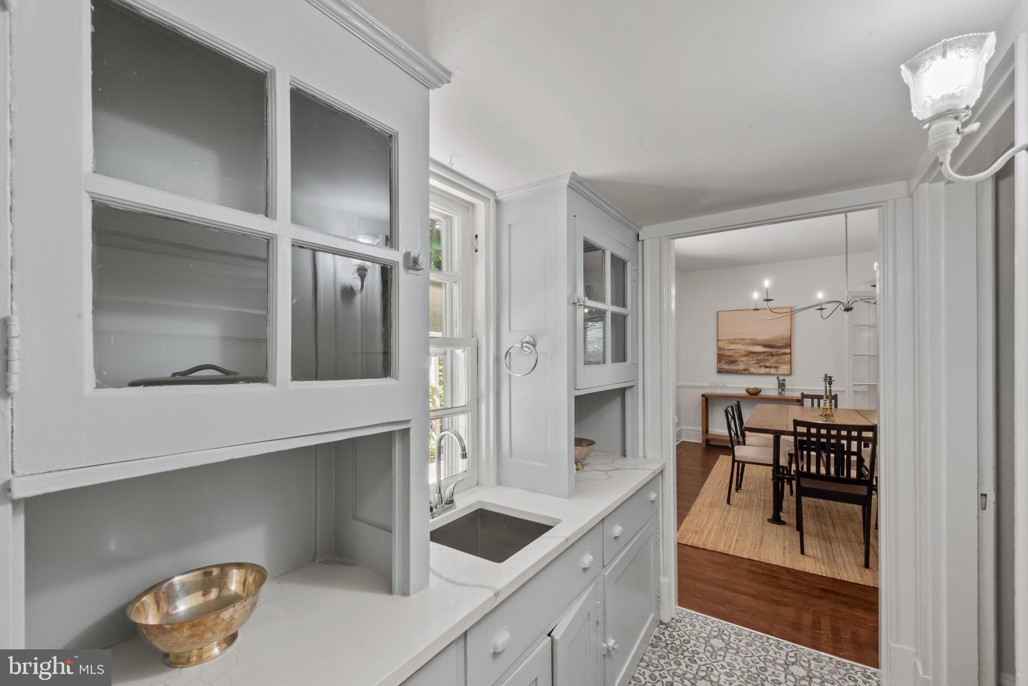 ROLAND PARK - Residential