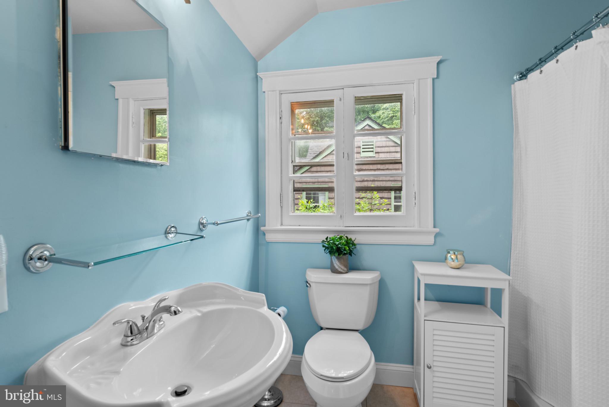 ROLAND PARK - Residential