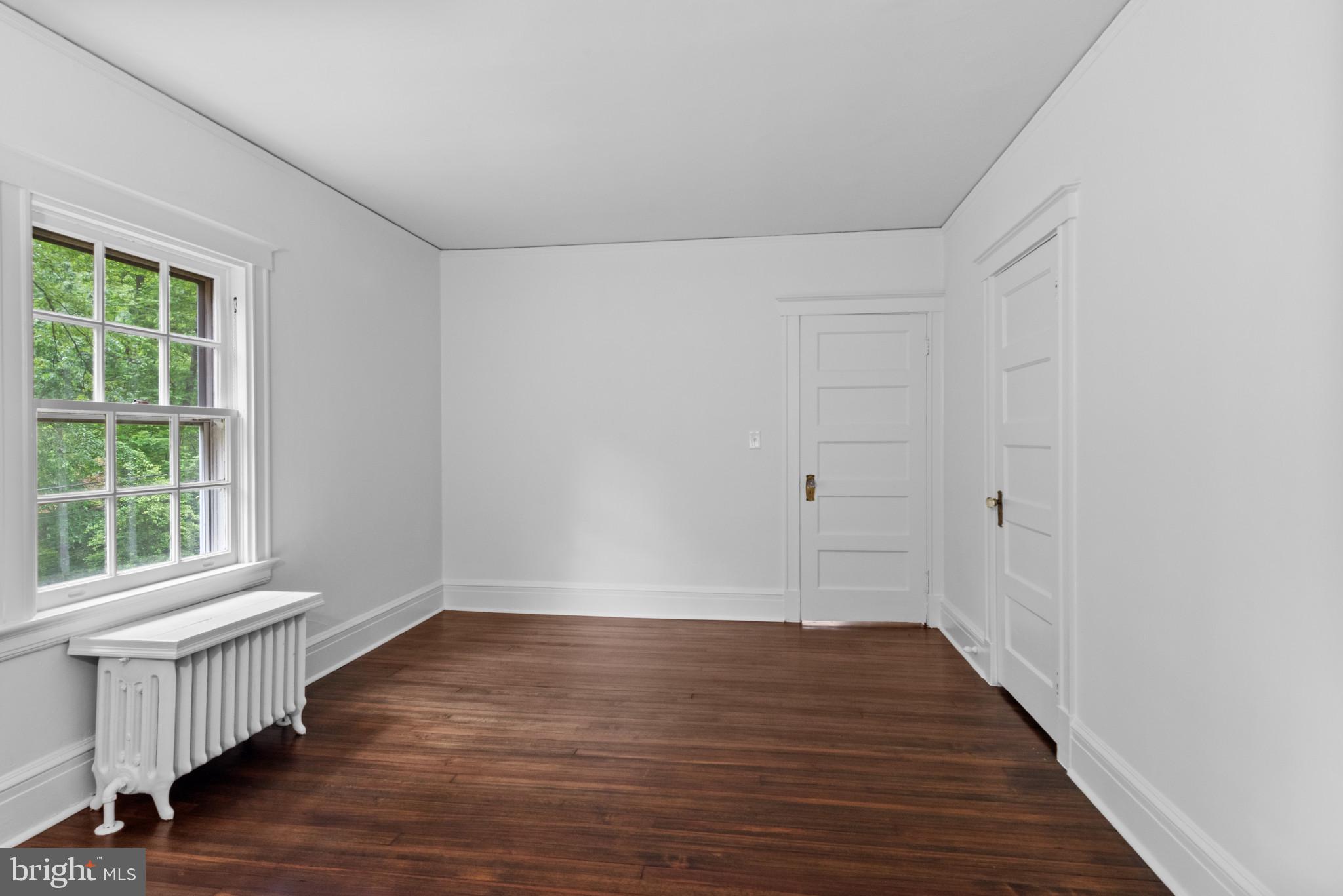 ROLAND PARK - Residential