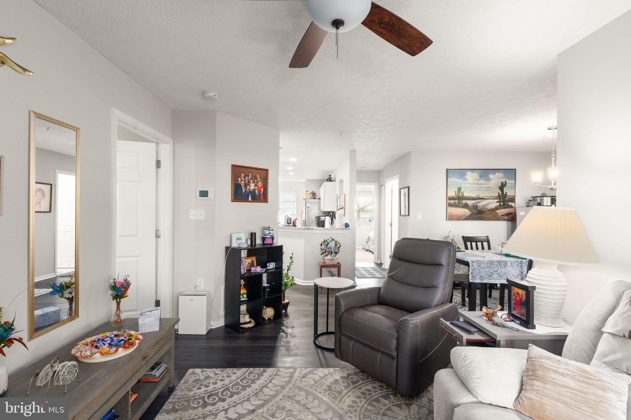 BAYLAND CONDO - Residential