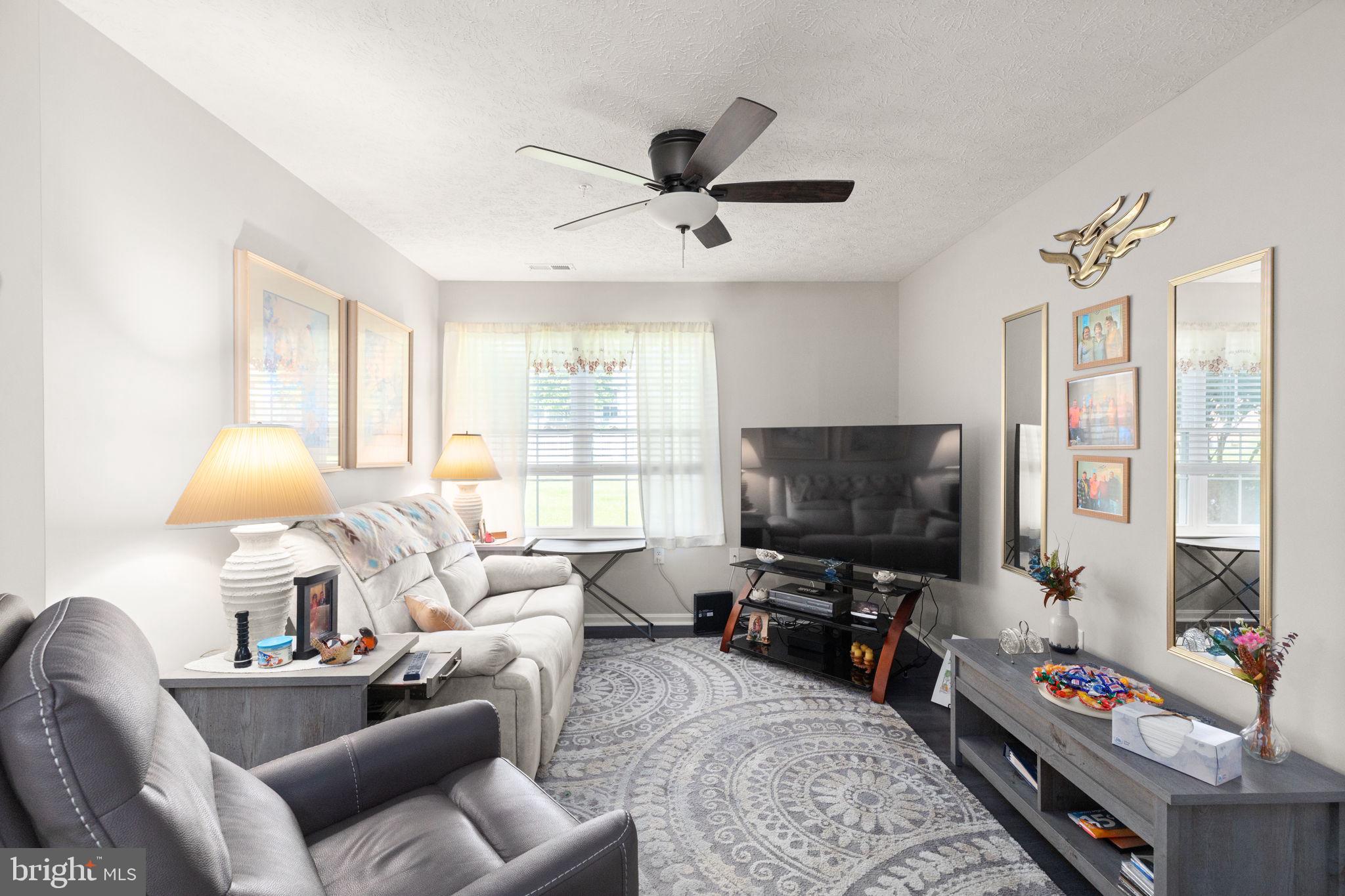 BAYLAND CONDO - Residential