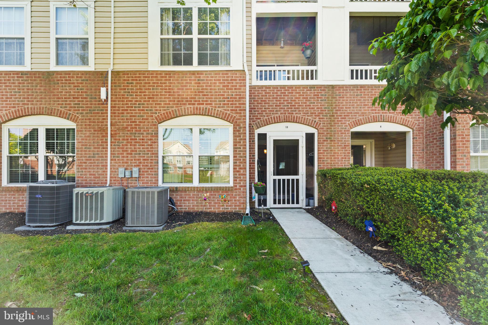 BAYLAND CONDO - Residential