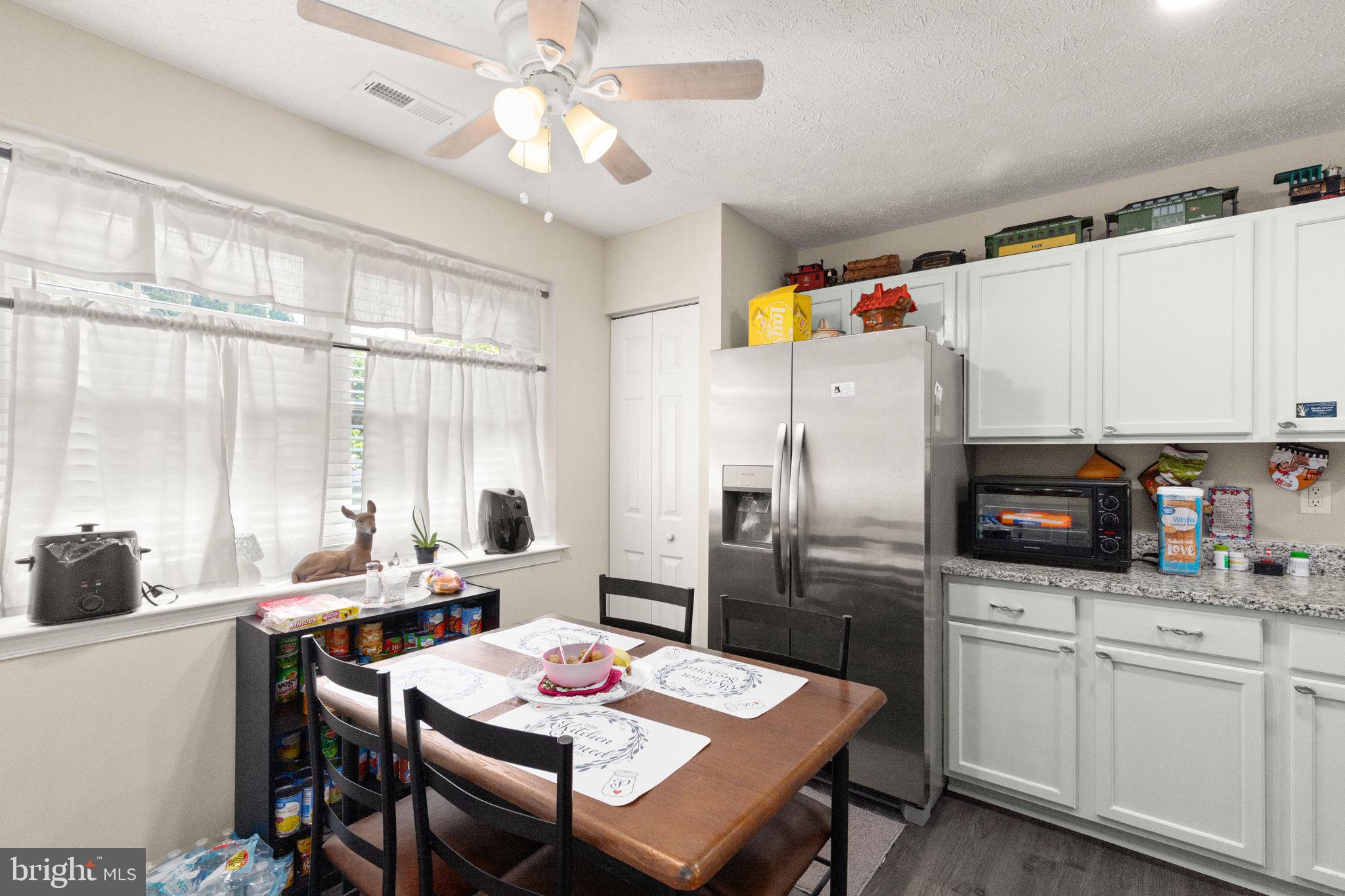 BAYLAND CONDO - Residential
