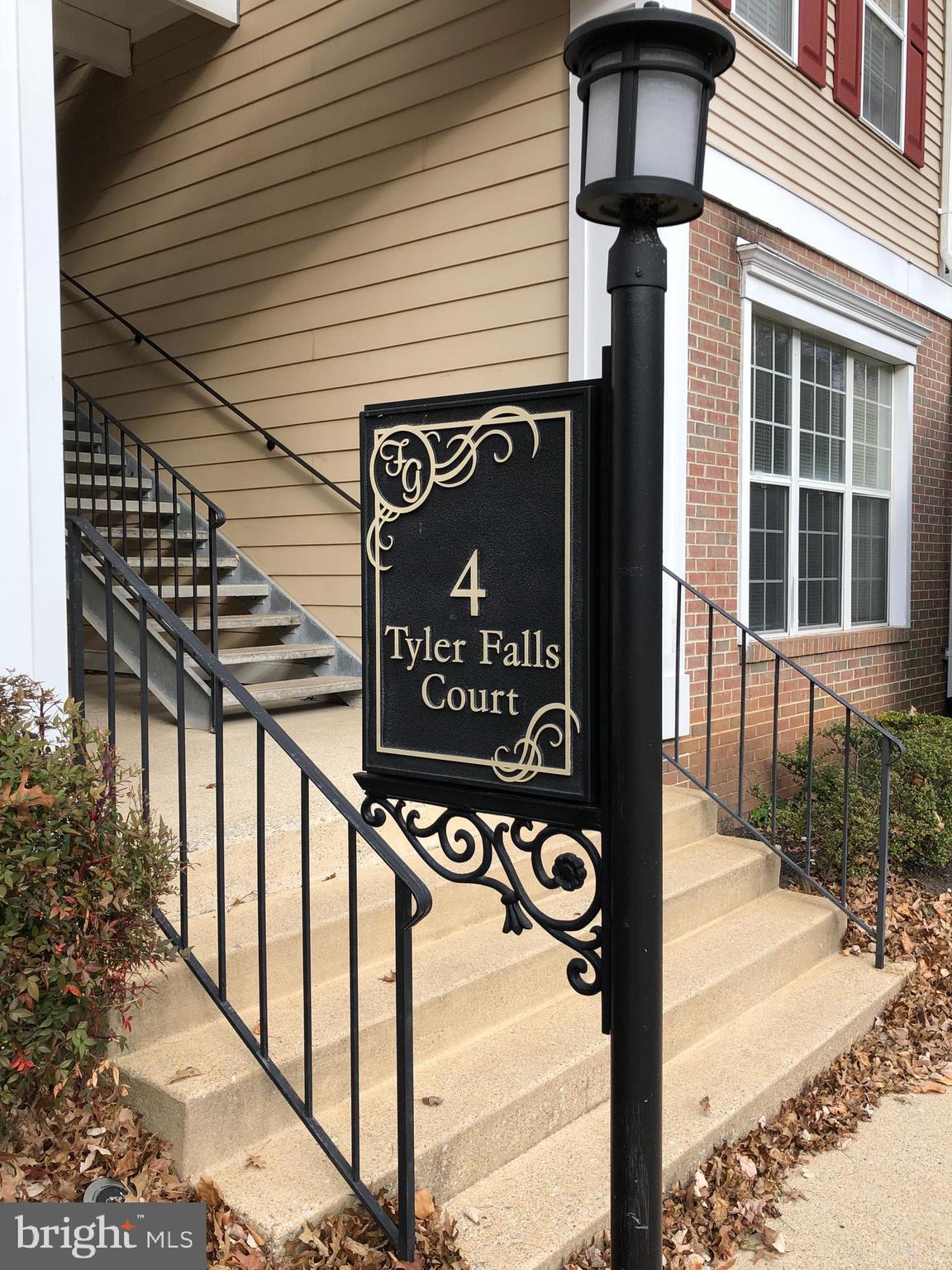 FALLS GABLE - Residential