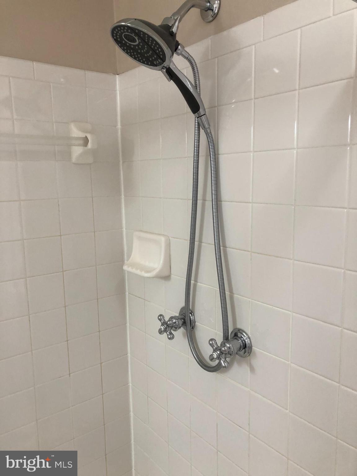 FALLS GABLE - Residential