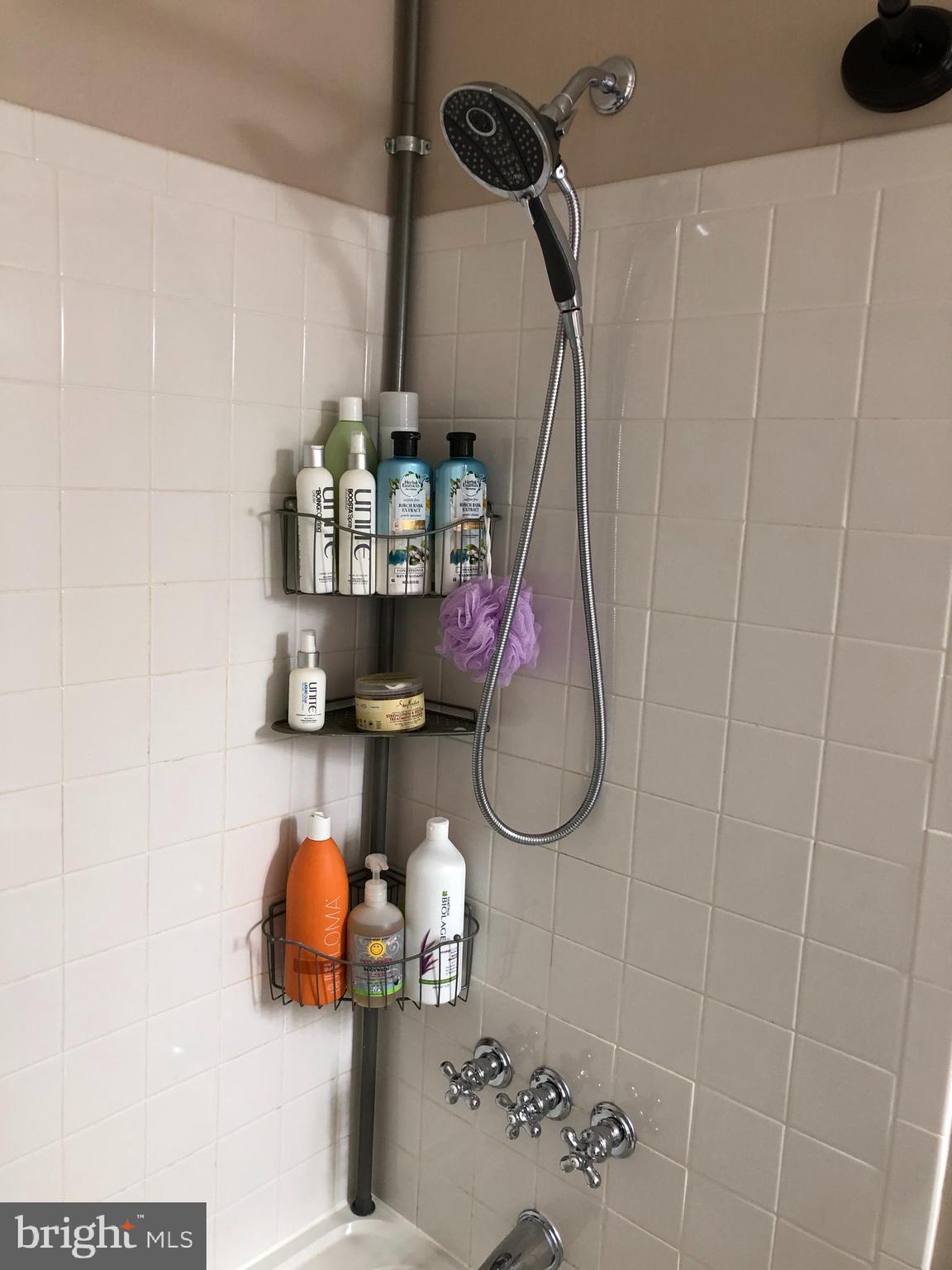 FALLS GABLE - Residential