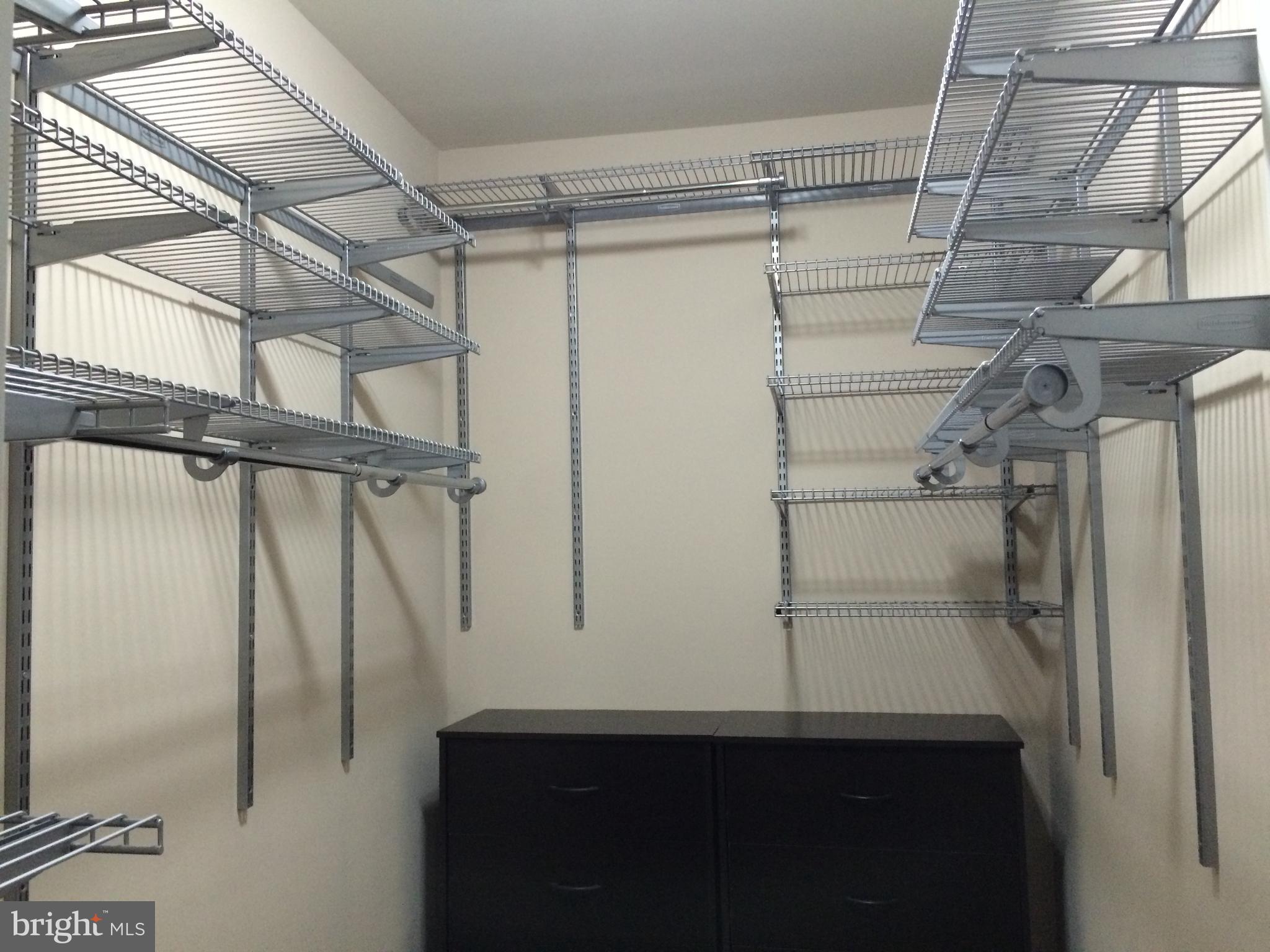 FALLS GABLE - Residential