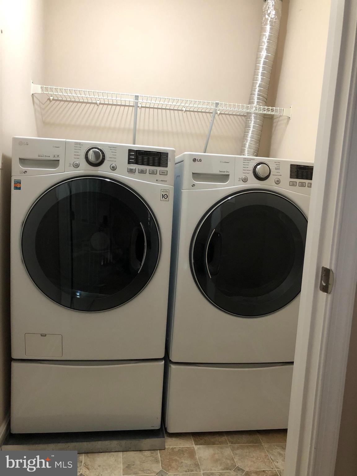 FALLS GABLE - Residential