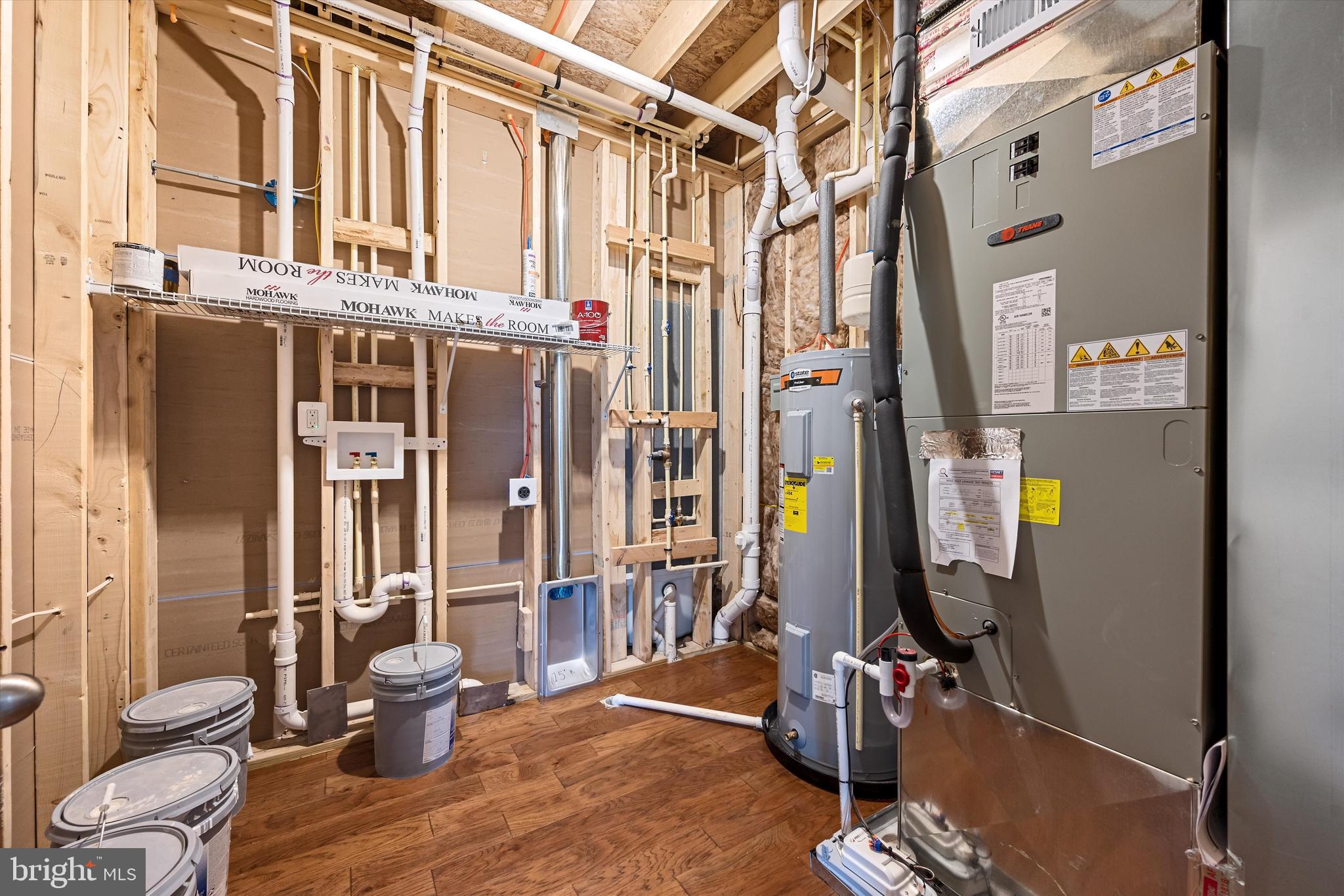 HENSELL HEIGHTS - Residential