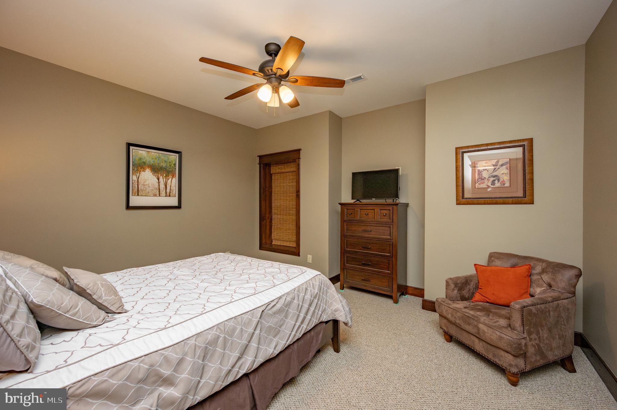 PARADISE HEIGHTS - Residential