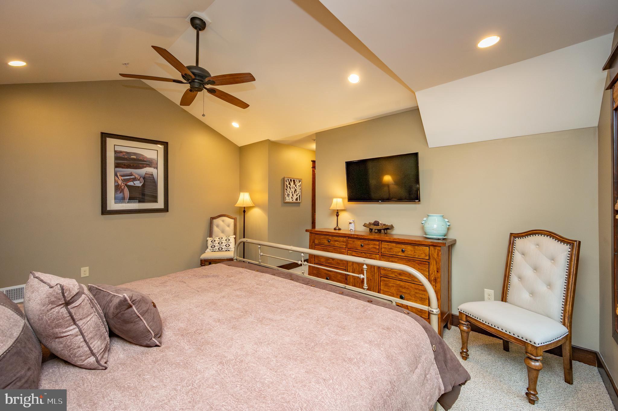 PARADISE HEIGHTS - Residential