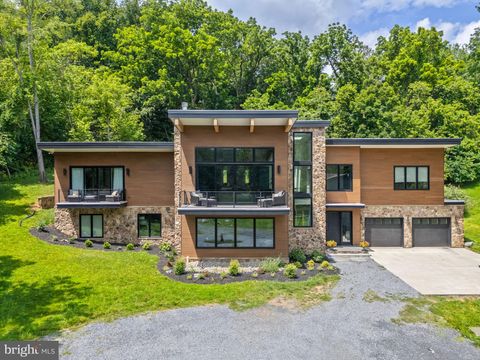 222 VAUGHNDOM WAY MARTINSBURG WV 25404
