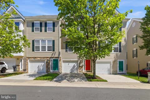 Townhouse For Rent - 23098 Fontwell Square<br/> STERLING, VA 20166