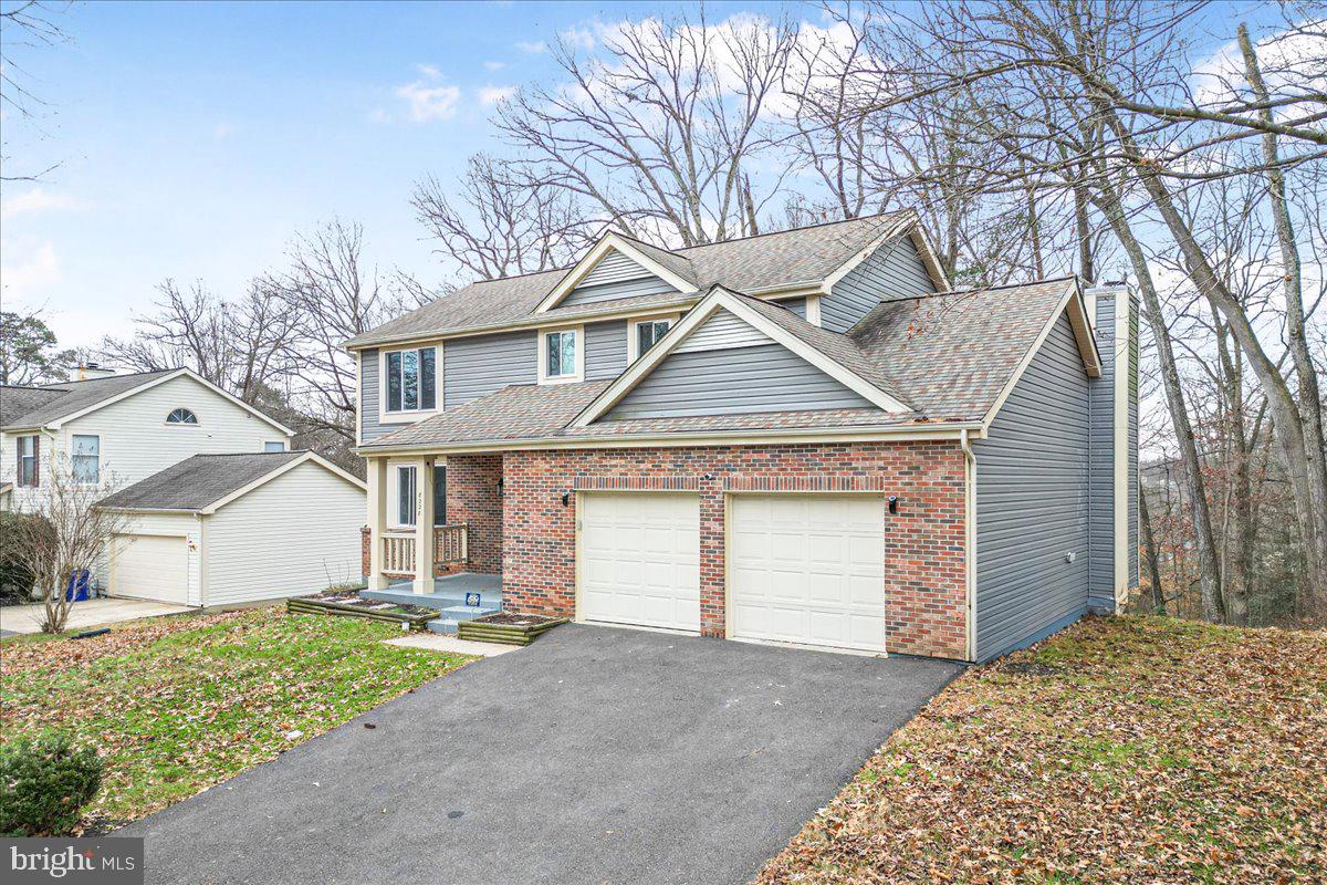 8228 TRIPLE CROWN ROAD