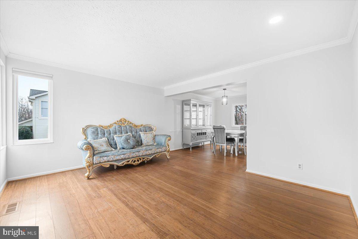 8228 TRIPLE CROWN ROAD