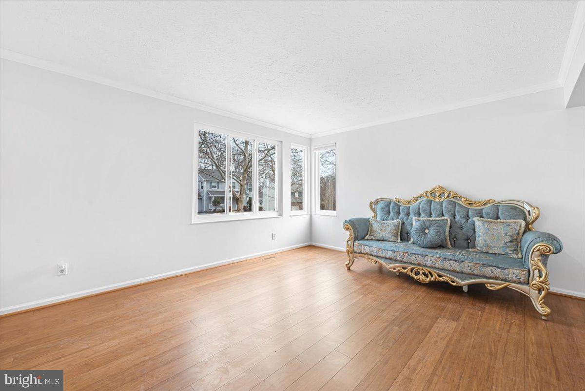 8228 TRIPLE CROWN ROAD