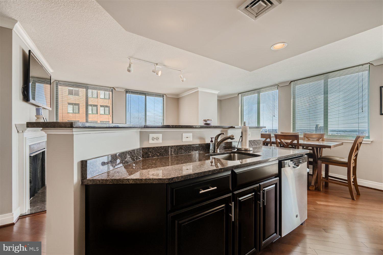 INNER HARBOR - Residential Lease