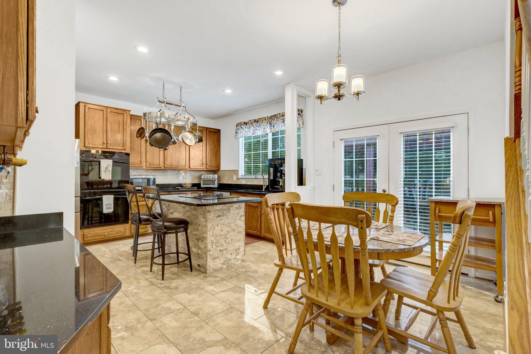 BLOOMS CROSSING - Residential