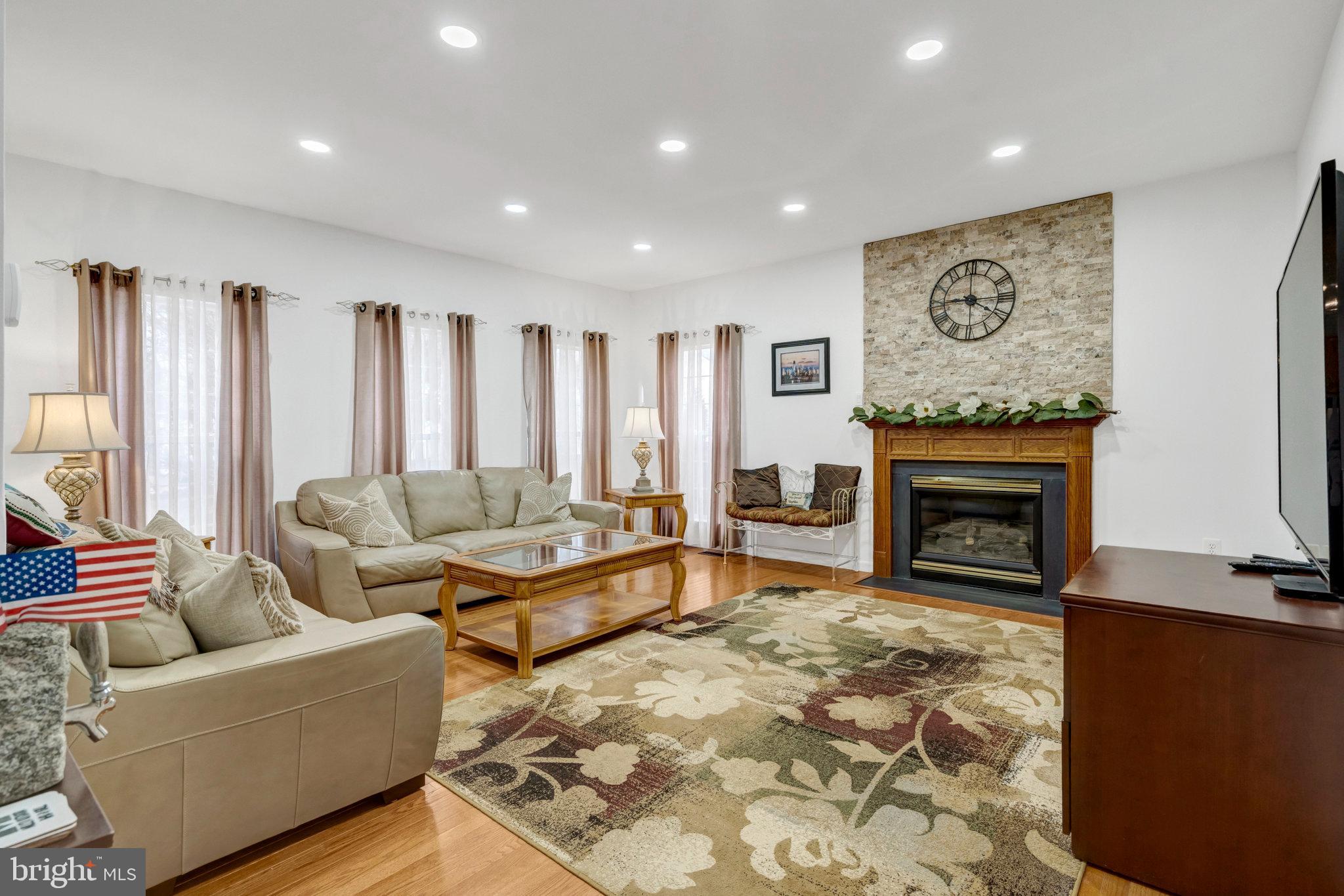 BLOOMS CROSSING - Residential