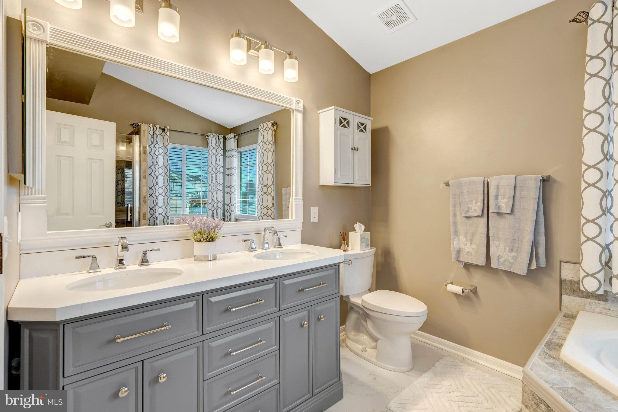 BLOOMS CROSSING - Residential