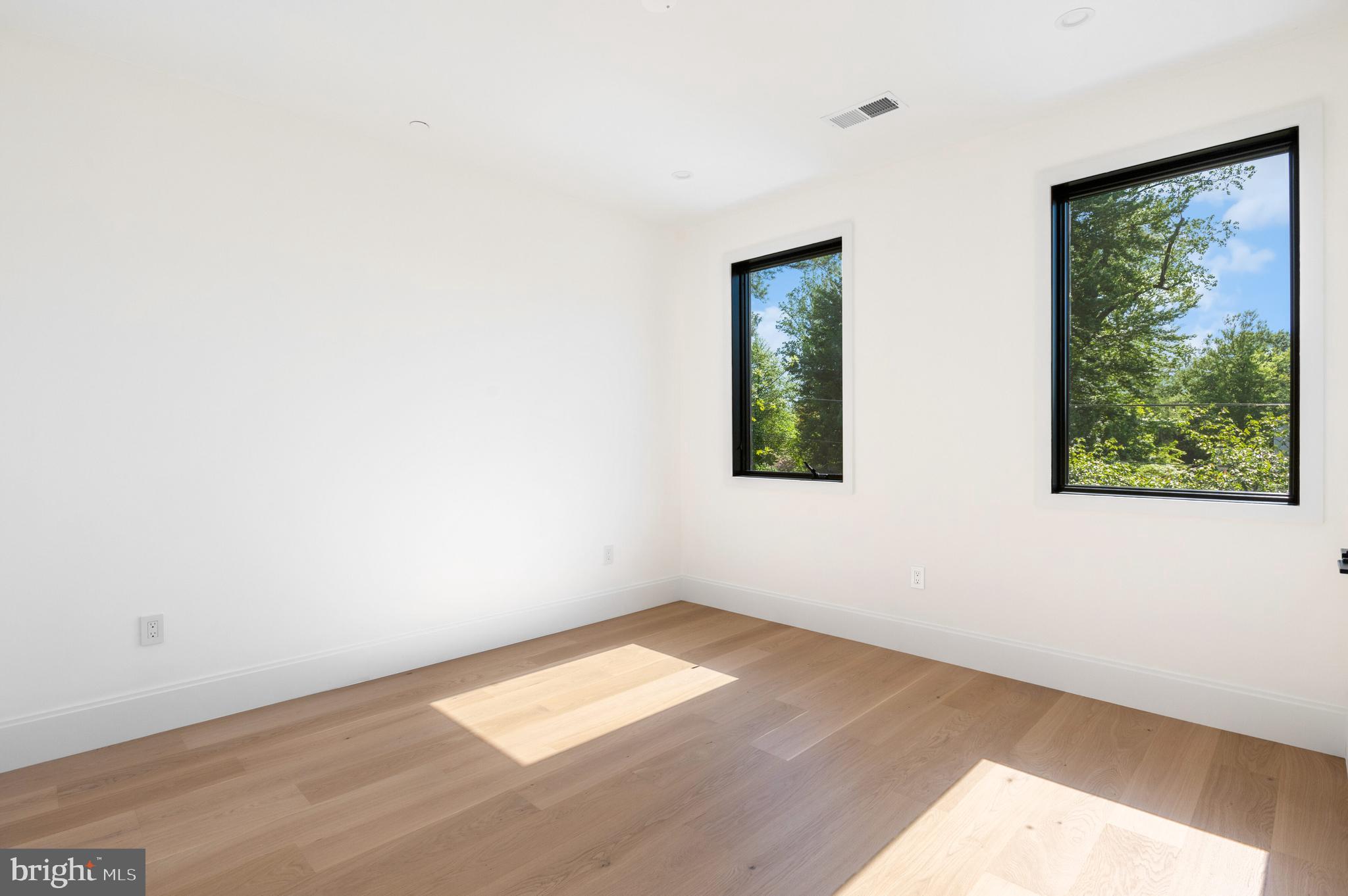 KENWOOD PARK - Residential