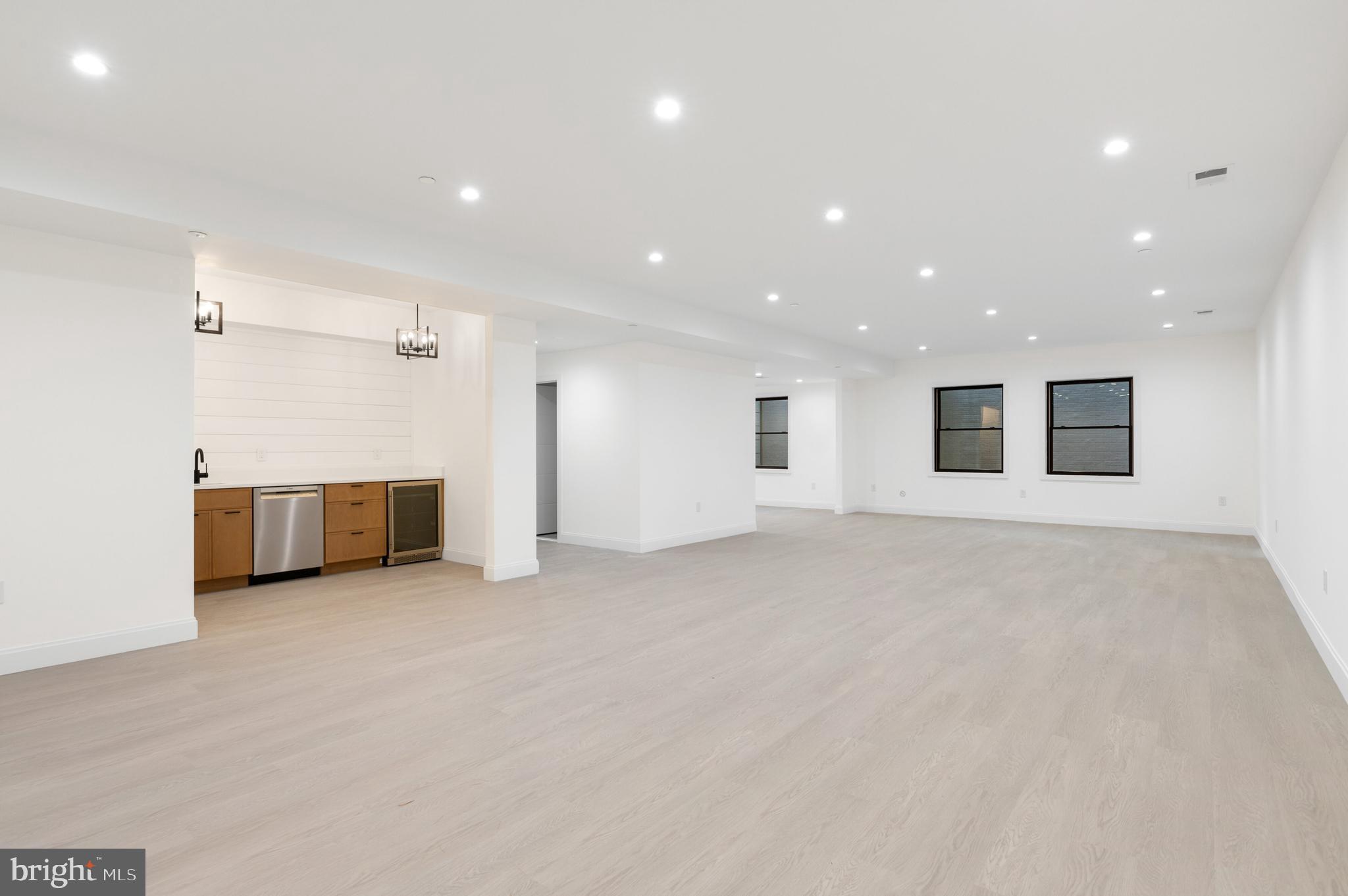 KENWOOD PARK - Residential