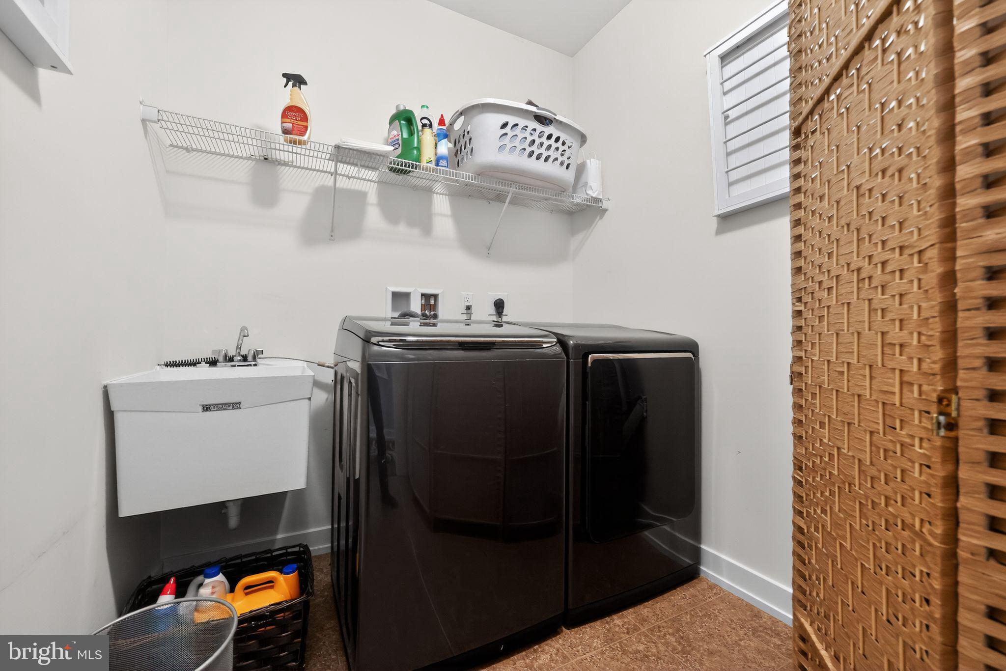 WATERSIDE - Residential