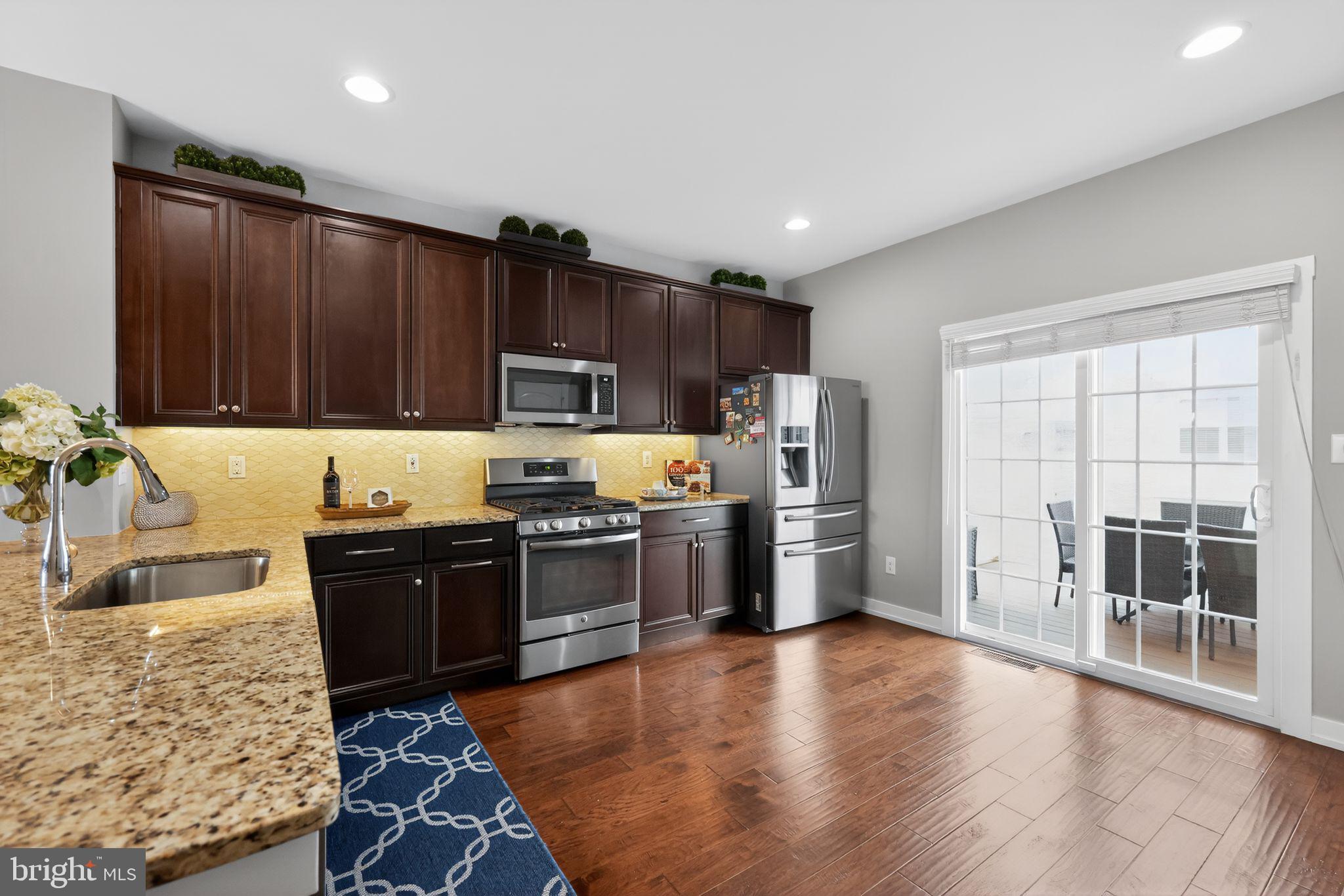 WATERSIDE - Residential