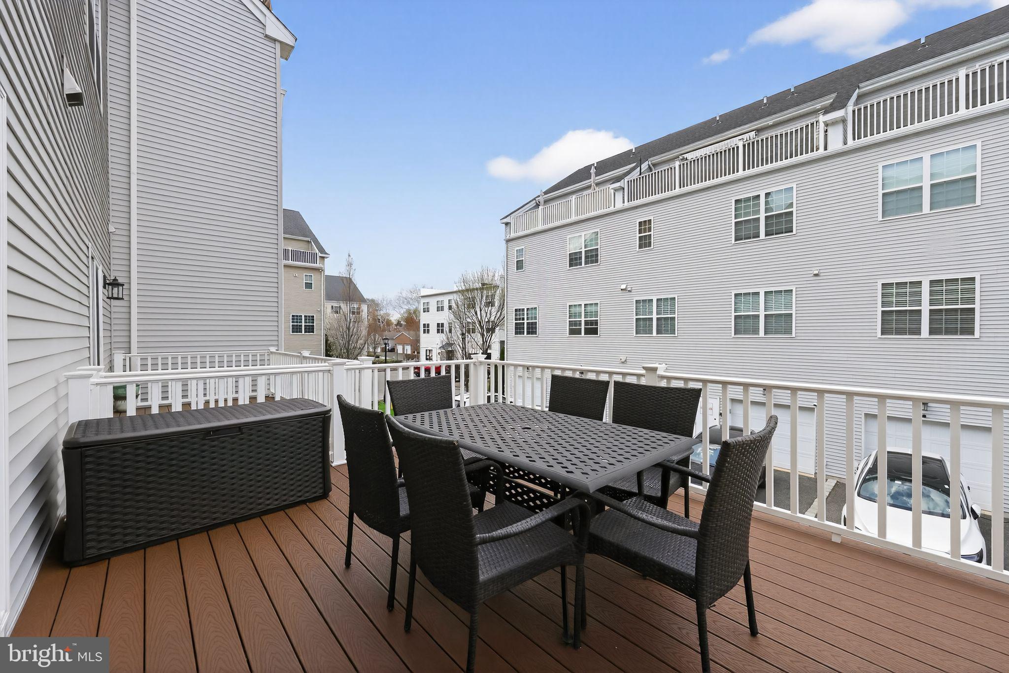 WATERSIDE - Residential