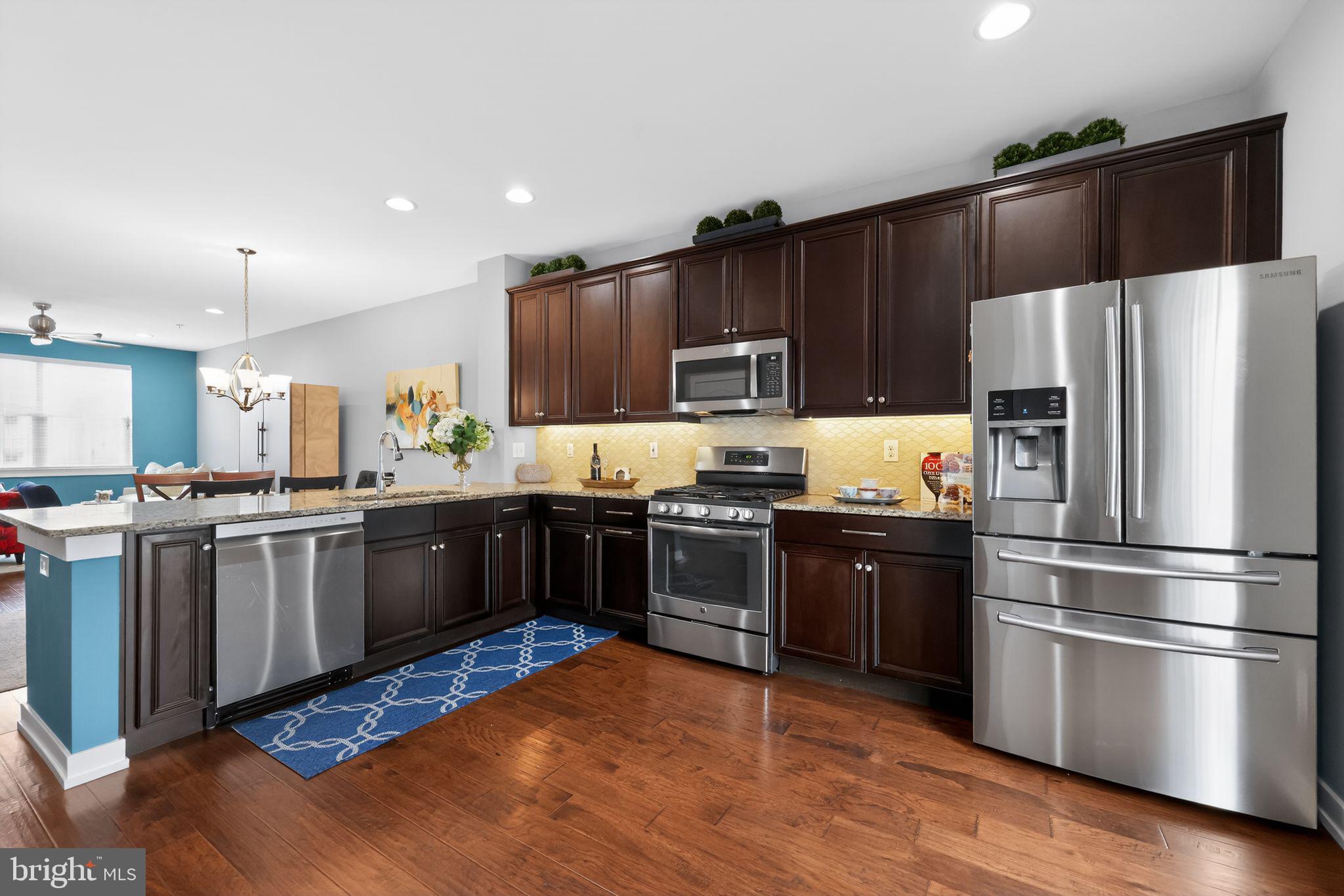 WATERSIDE - Residential