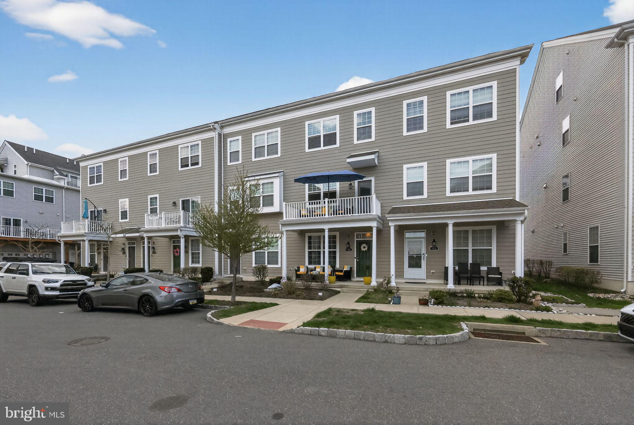 WATERSIDE - Residential