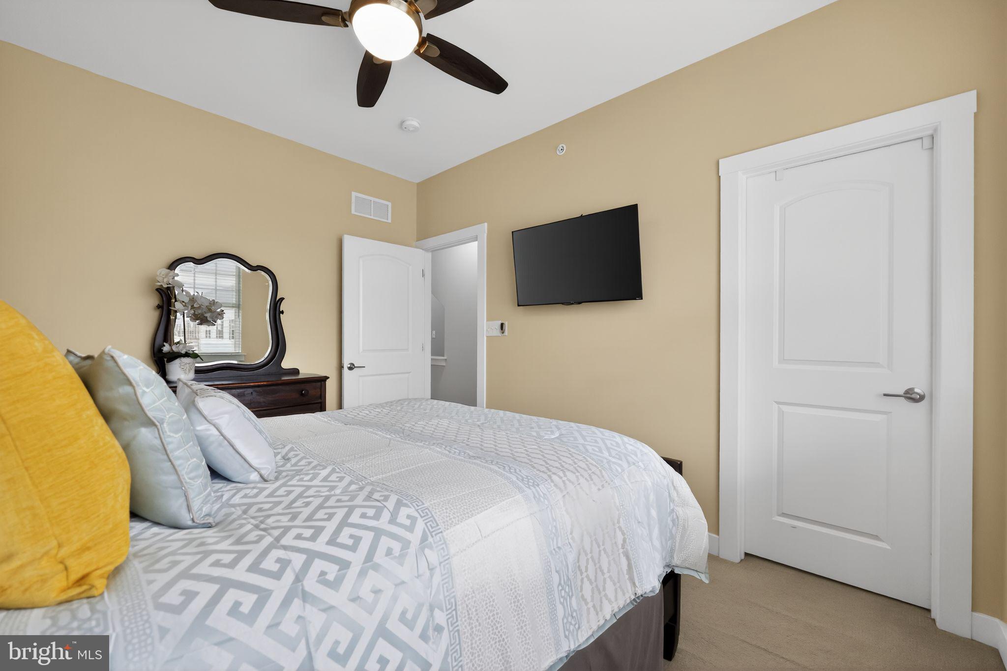 WATERSIDE - Residential