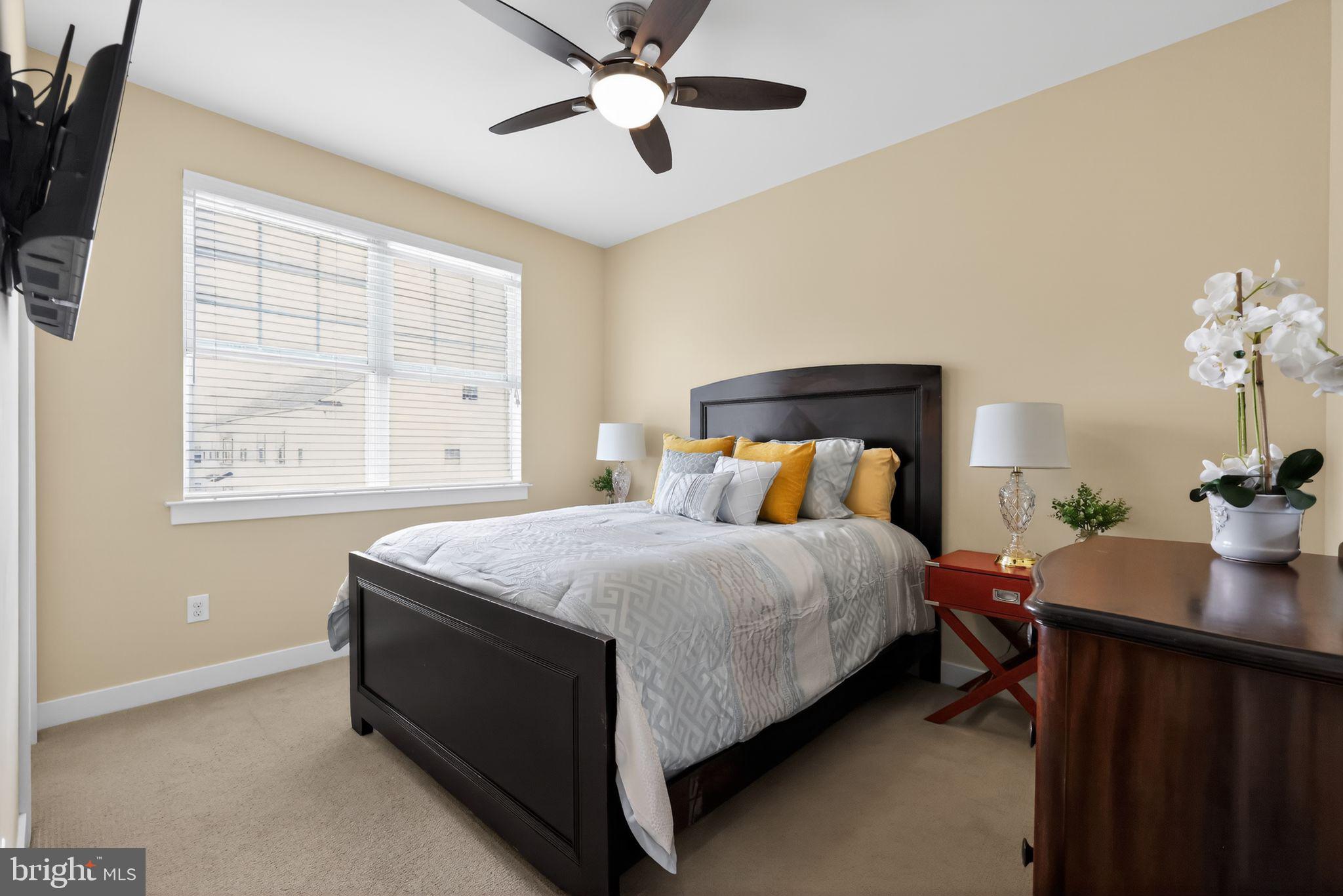 WATERSIDE - Residential