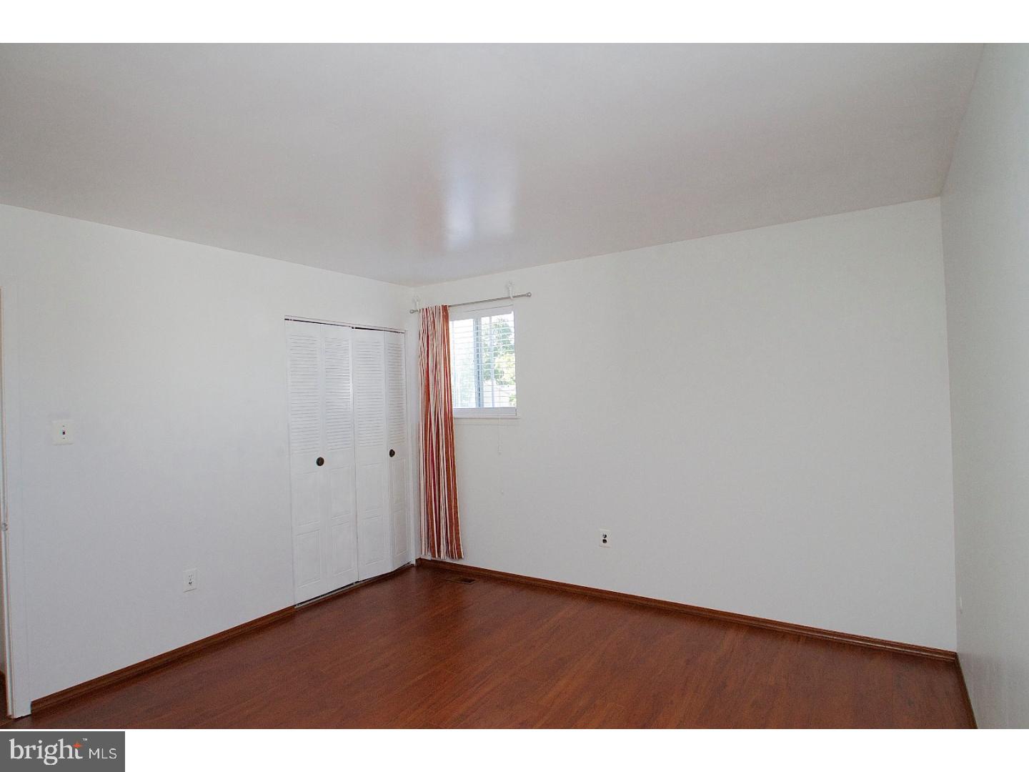 COUNTRY VIL AT CTR - Residential