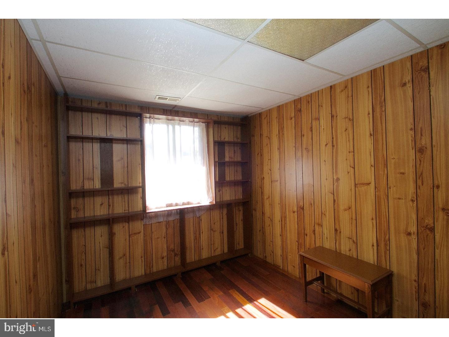 COUNTRY VIL AT CTR - Residential