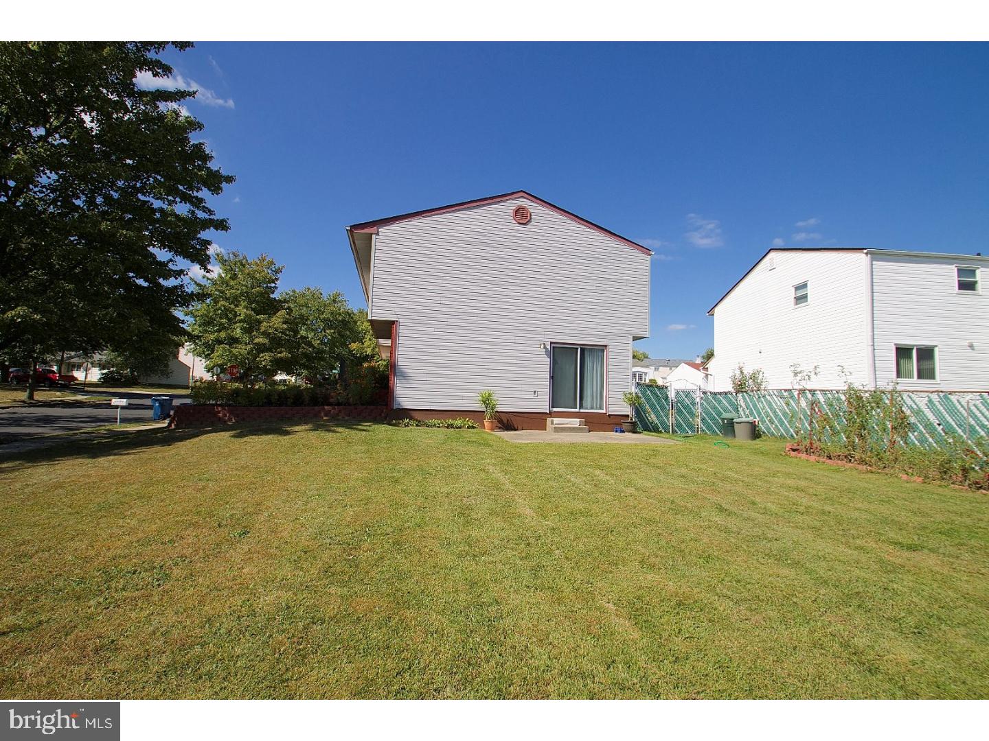 COUNTRY VIL AT CTR - Residential