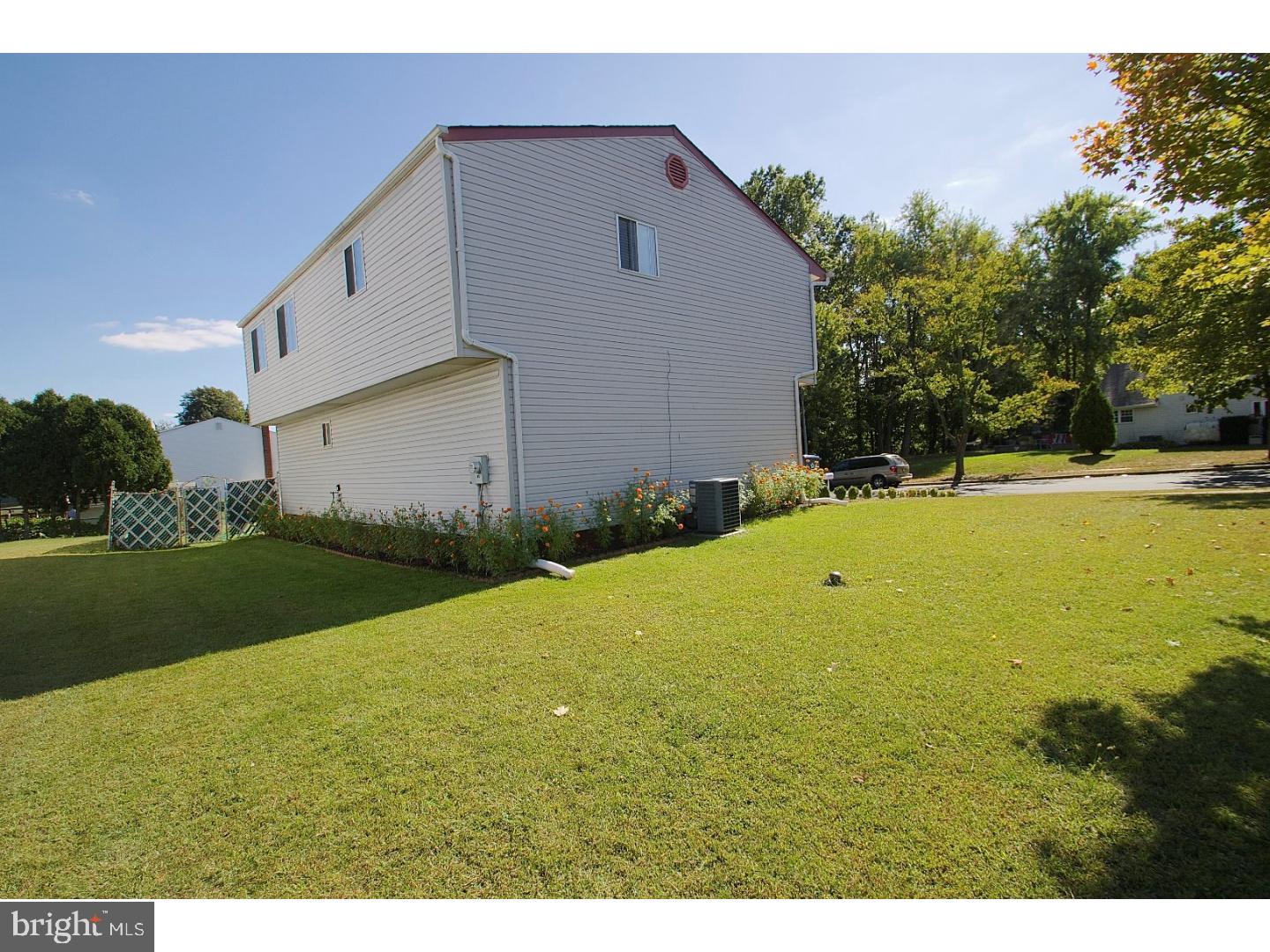 COUNTRY VIL AT CTR - Residential