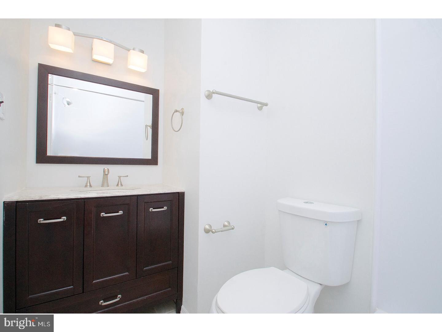 COUNTRY VIL AT CTR - Residential