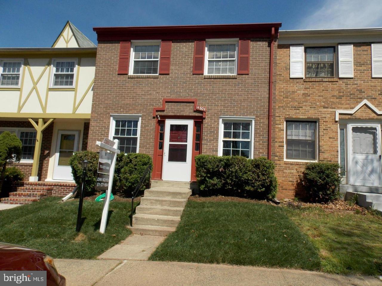 LONDON TOWNE - Residential Lease