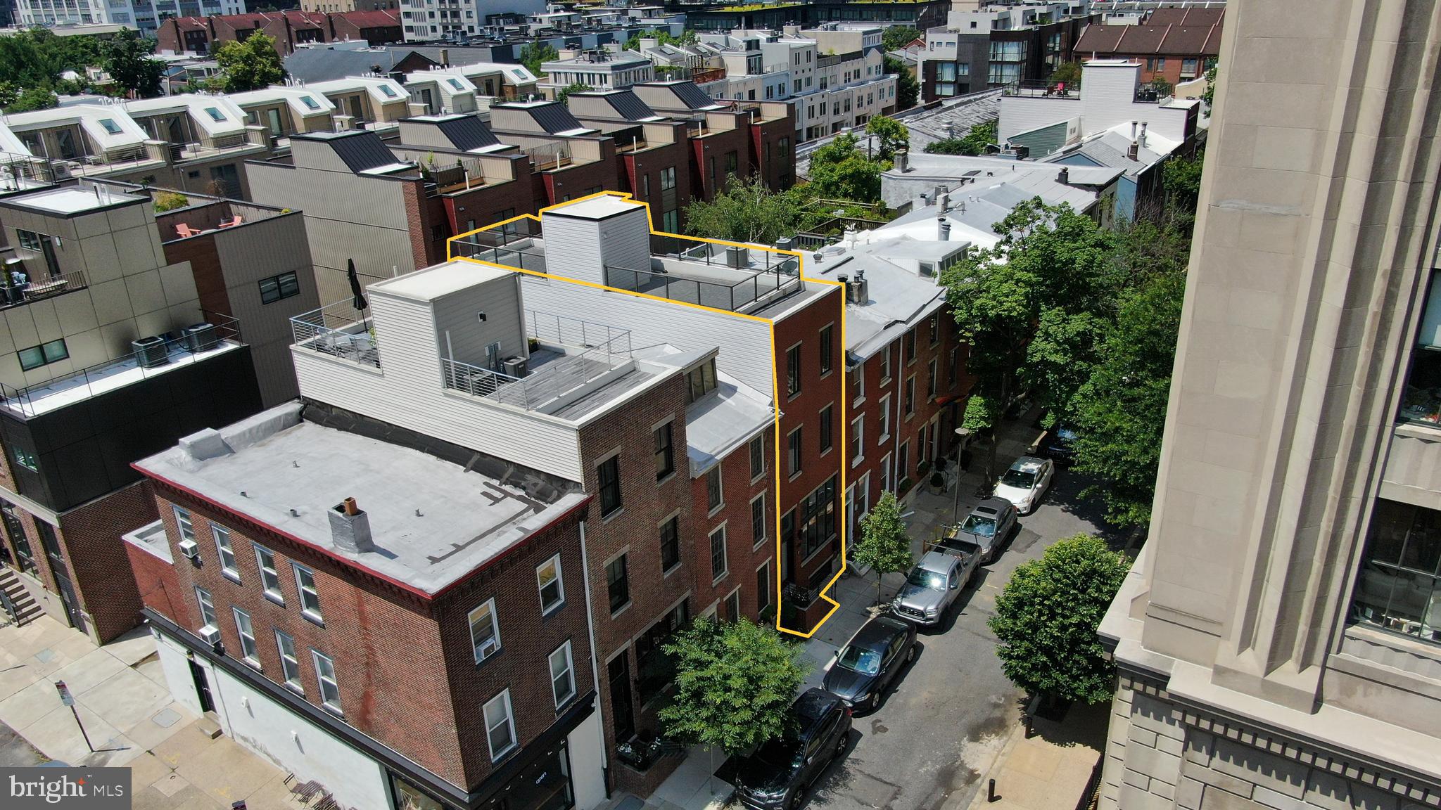 LOGAN SQUARE - Residential