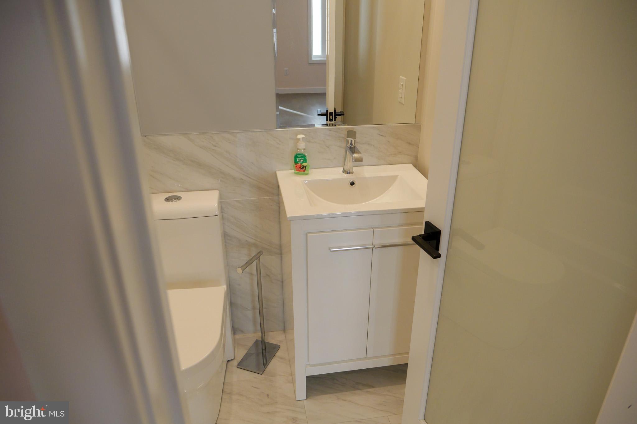 LOGAN SQUARE - Residential