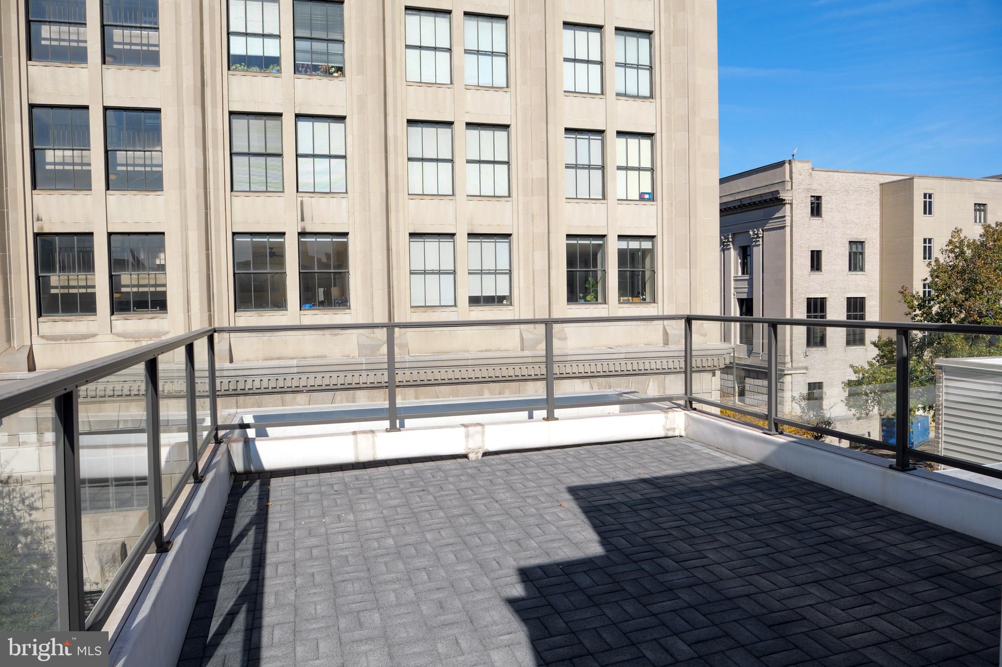 LOGAN SQUARE - Residential