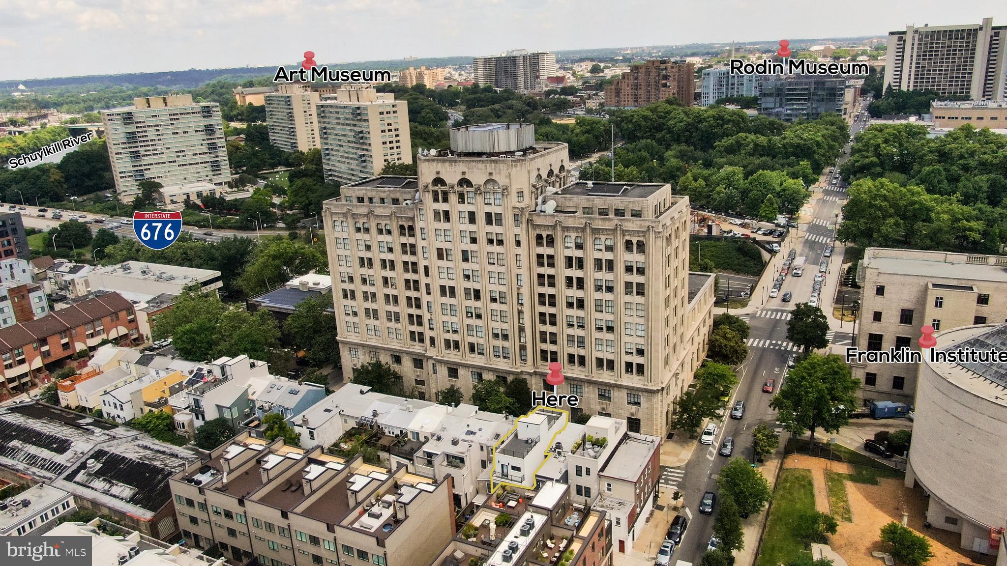 LOGAN SQUARE - Residential