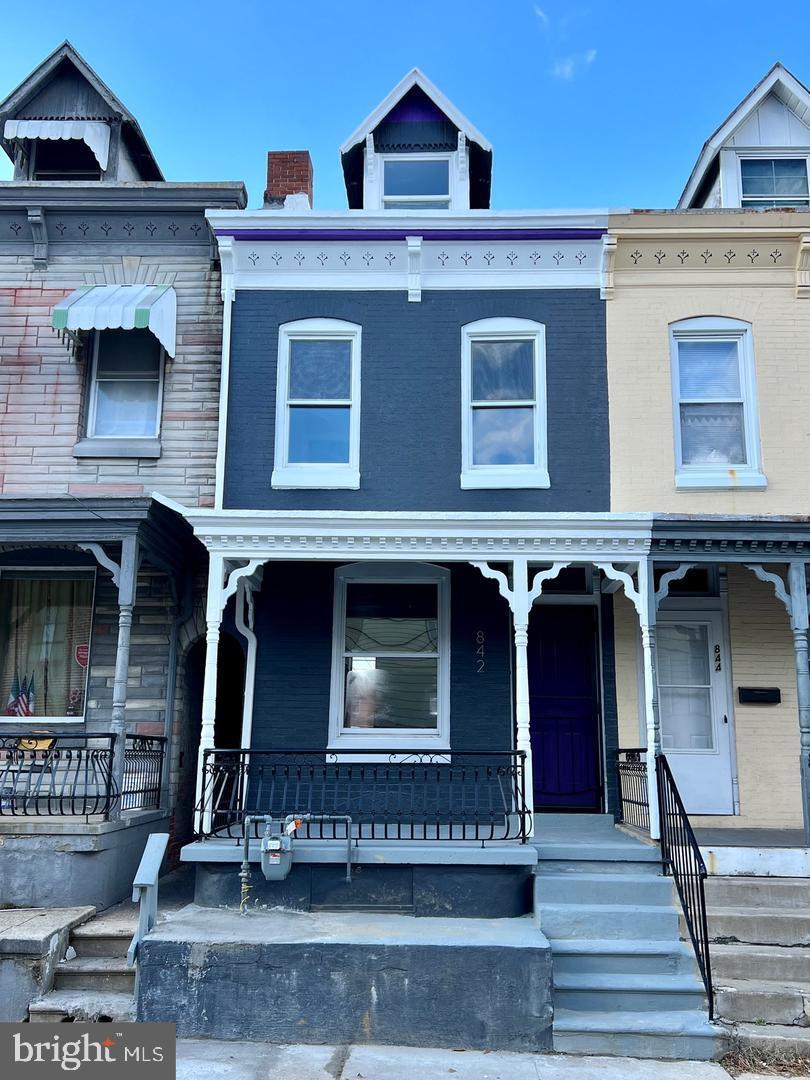 842 MULBERRY STREET