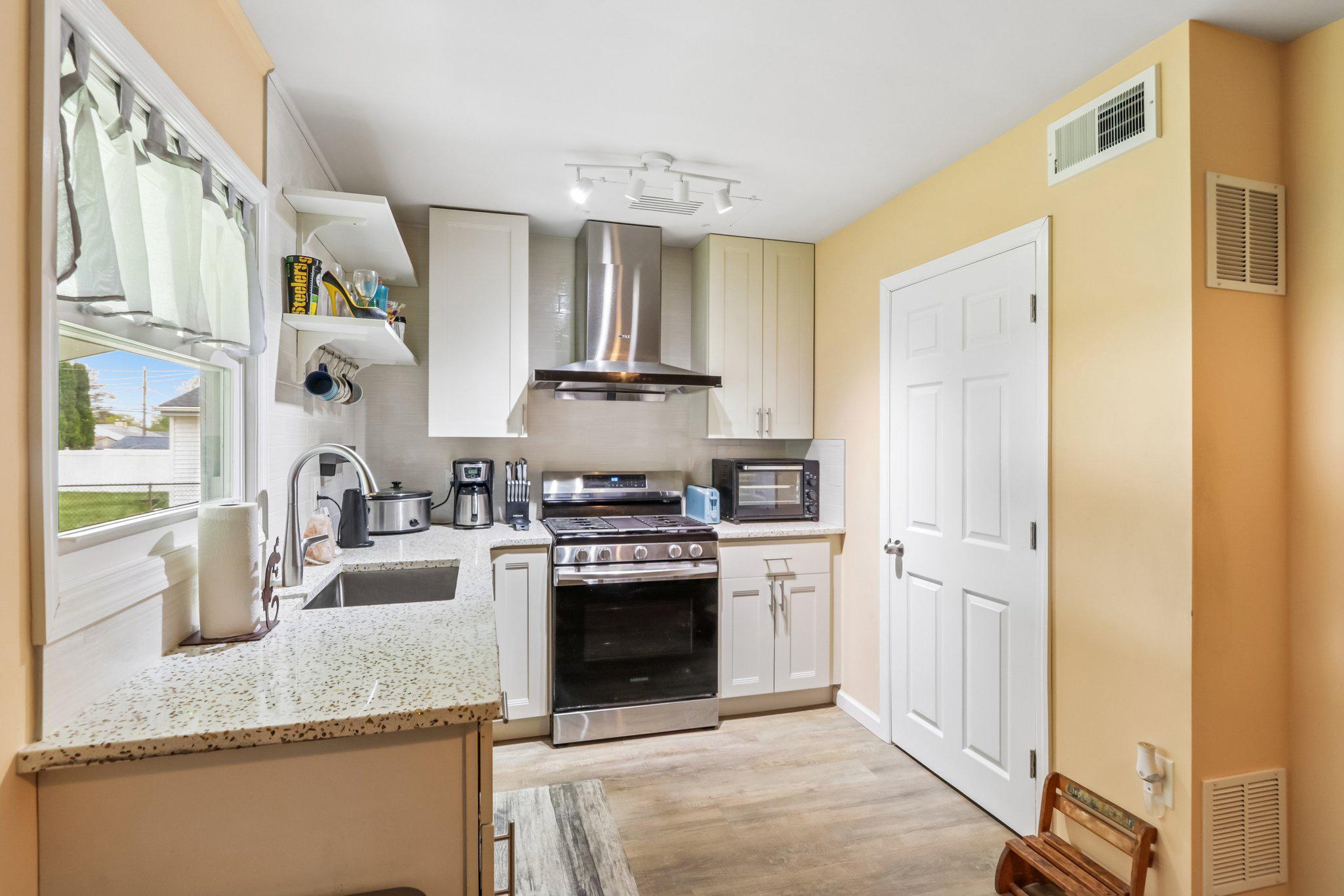 FAIRLESS HILLS - Residential