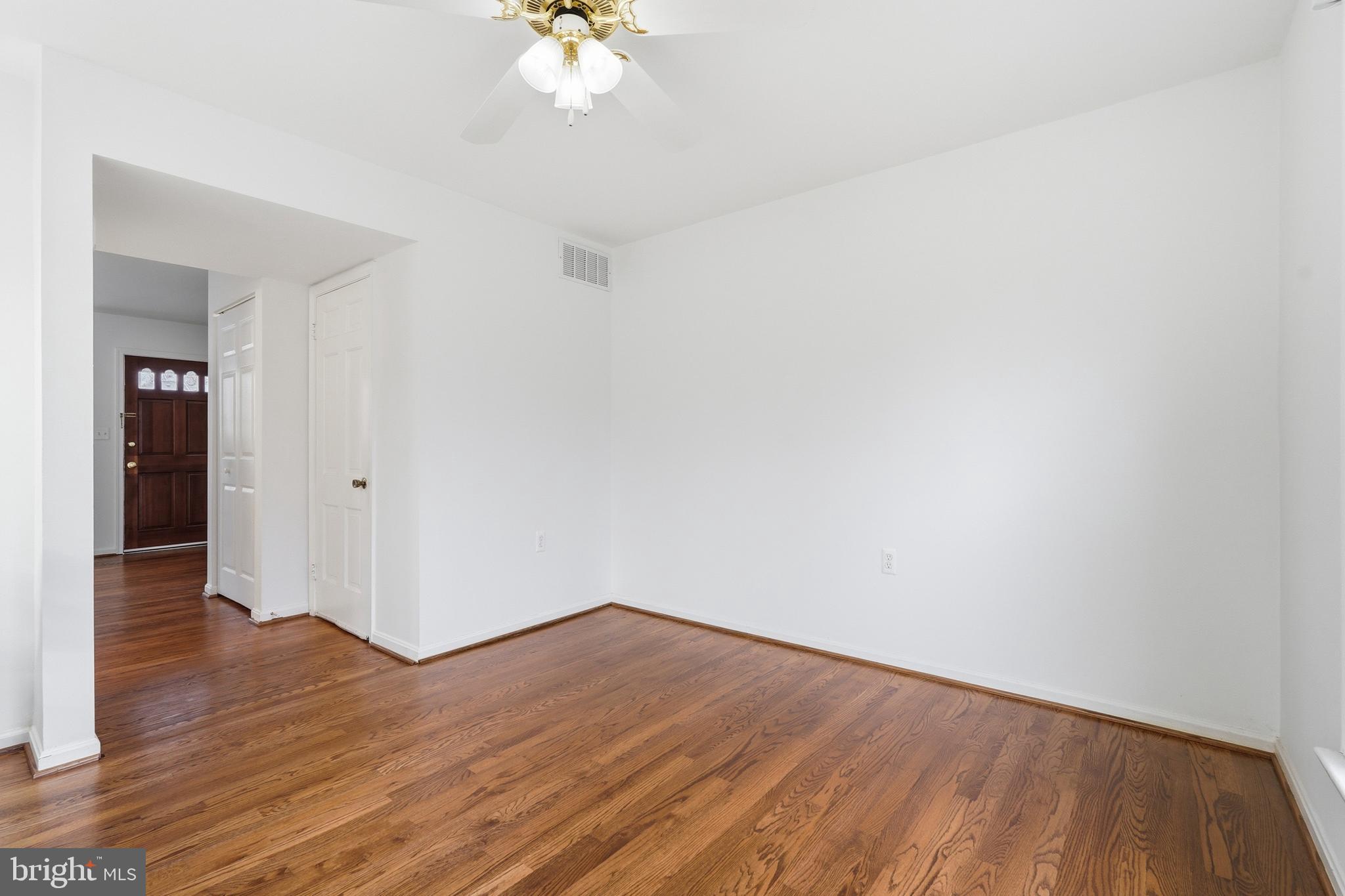 GEORGETOWN HOUSES - Residential