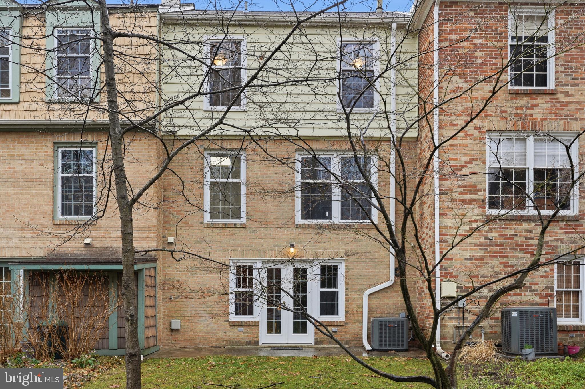 GEORGETOWN HOUSES - Residential