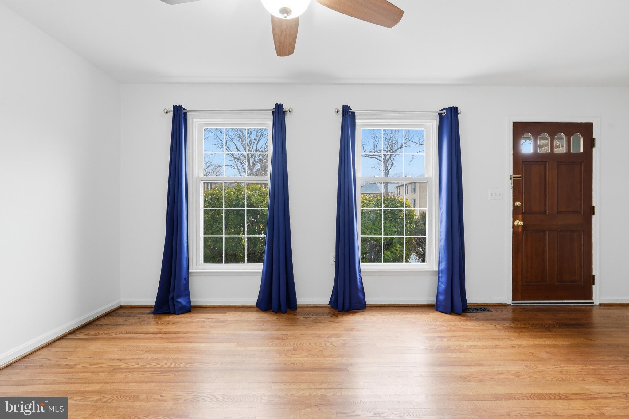 GEORGETOWN HOUSES - Residential