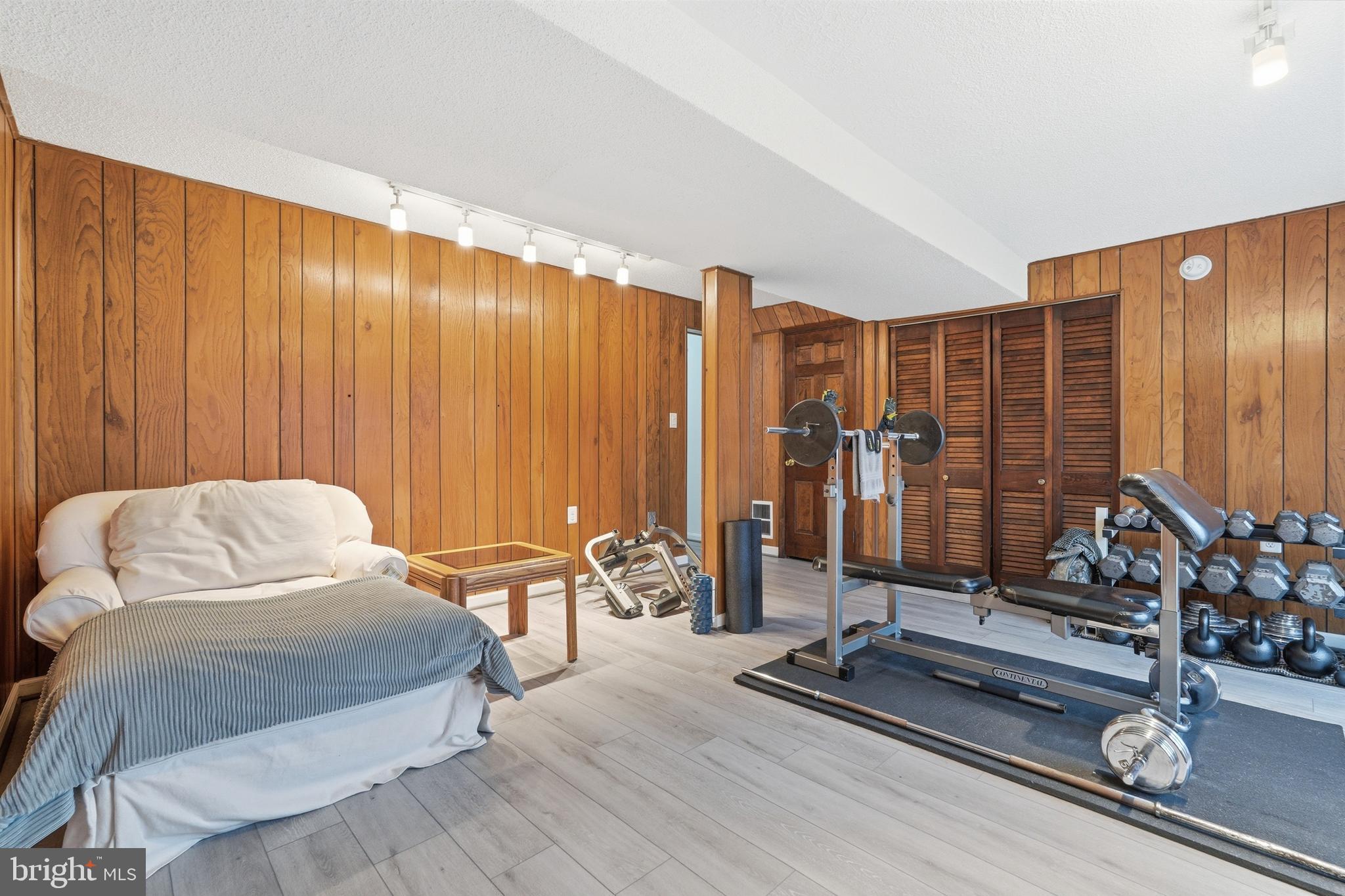 GEORGETOWN HOUSES - Residential