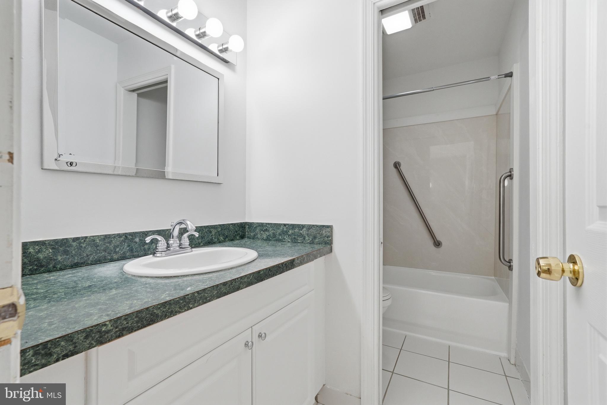 GEORGETOWN HOUSES - Residential